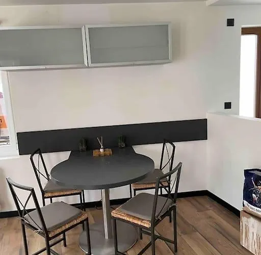 77 Apartament